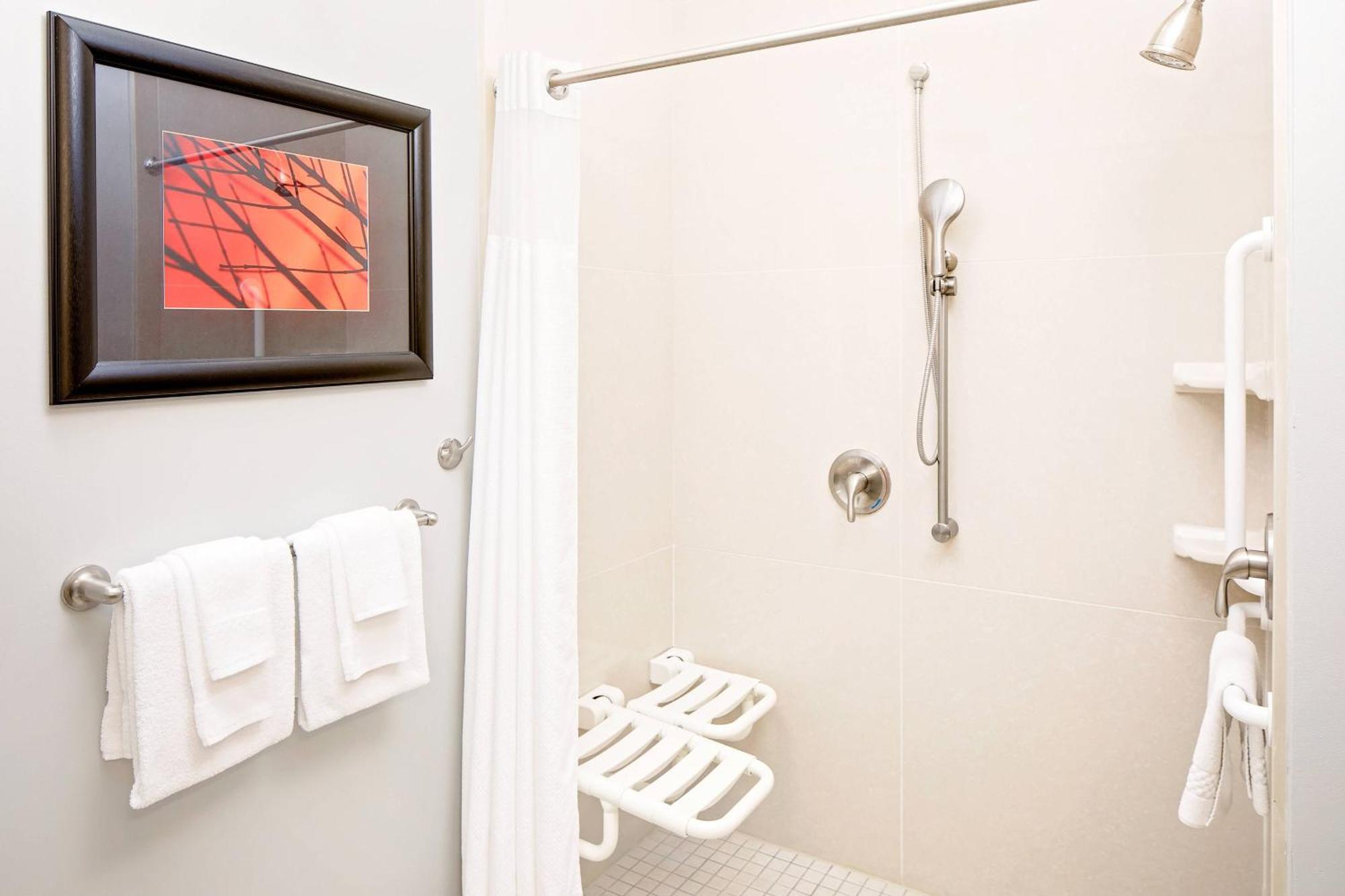 Courtyard By Marriott Hotel