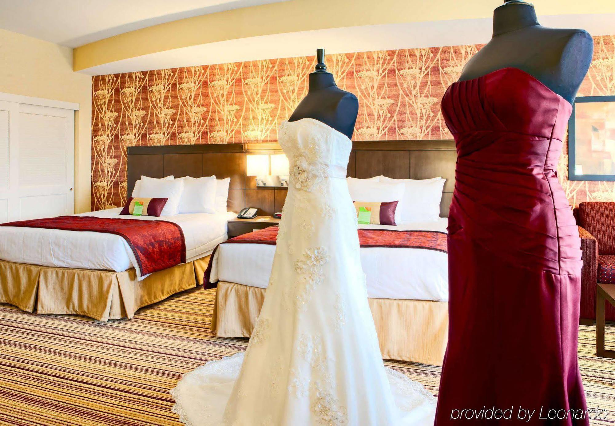 Courtyard By Marriott Hotel